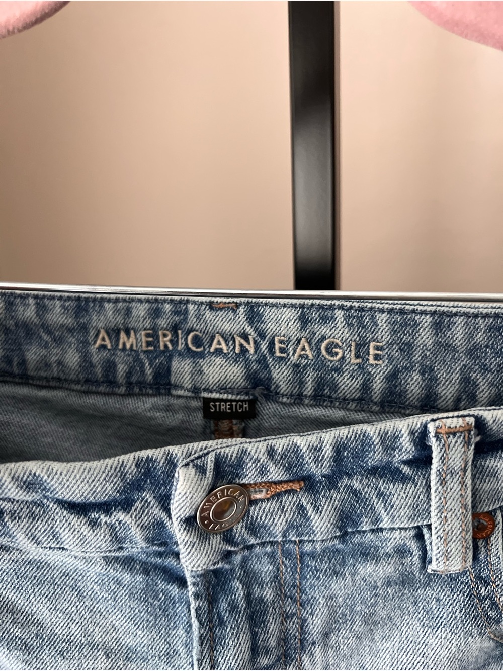 American Eagle Outfitters Light Blue wash ripped  Jeans - Picture 5 of 10